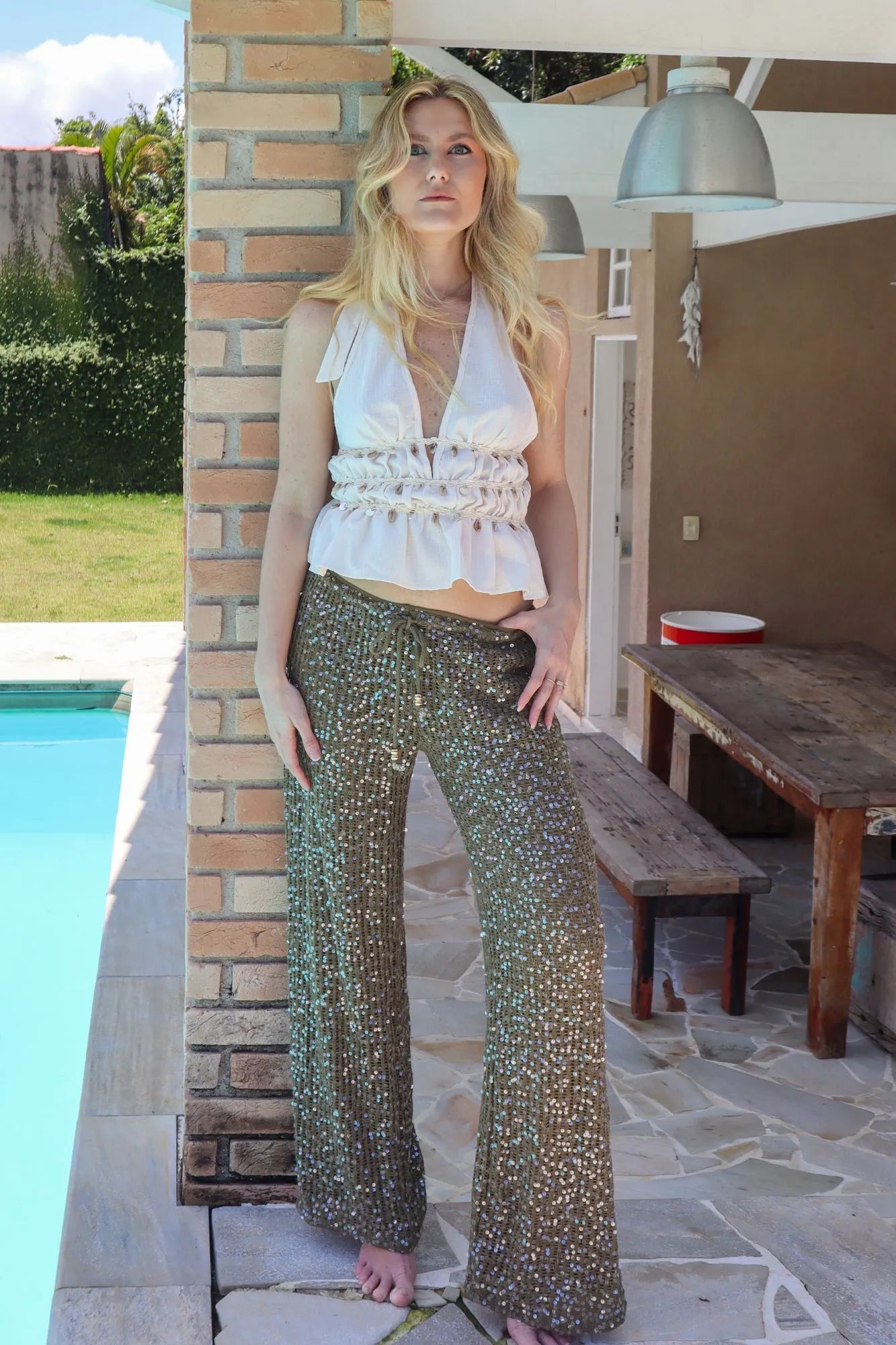 Top Frente Única Branco com Búzios e Miçangas Bordadas The Notte